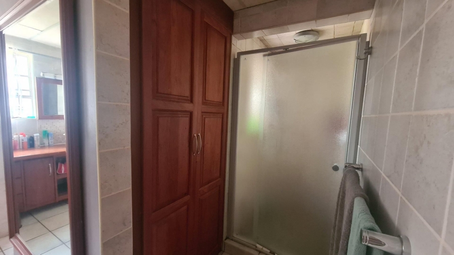 5 Bedroom Property for Sale in Wilgeboom A H North West